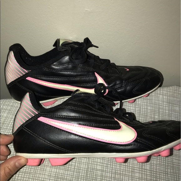 black and pink nike soccer cleats